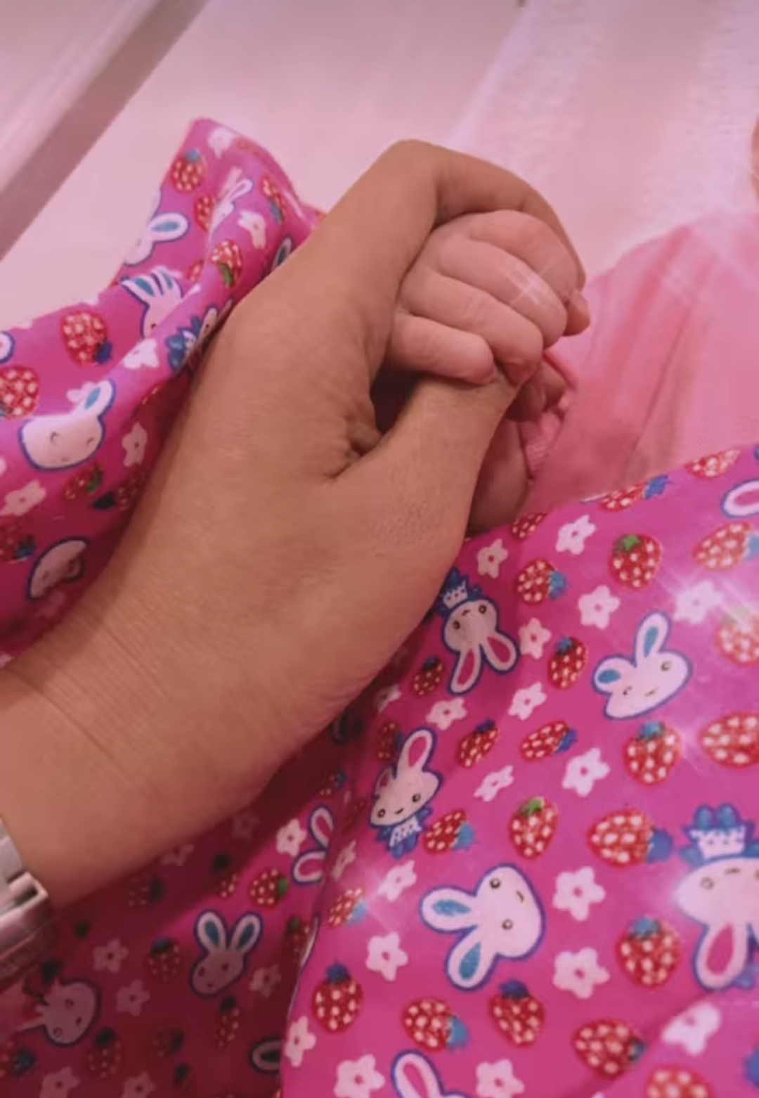 Beautiful Actress Elisya Sandha Happy Birth Of First Child - Siakap Keli Press